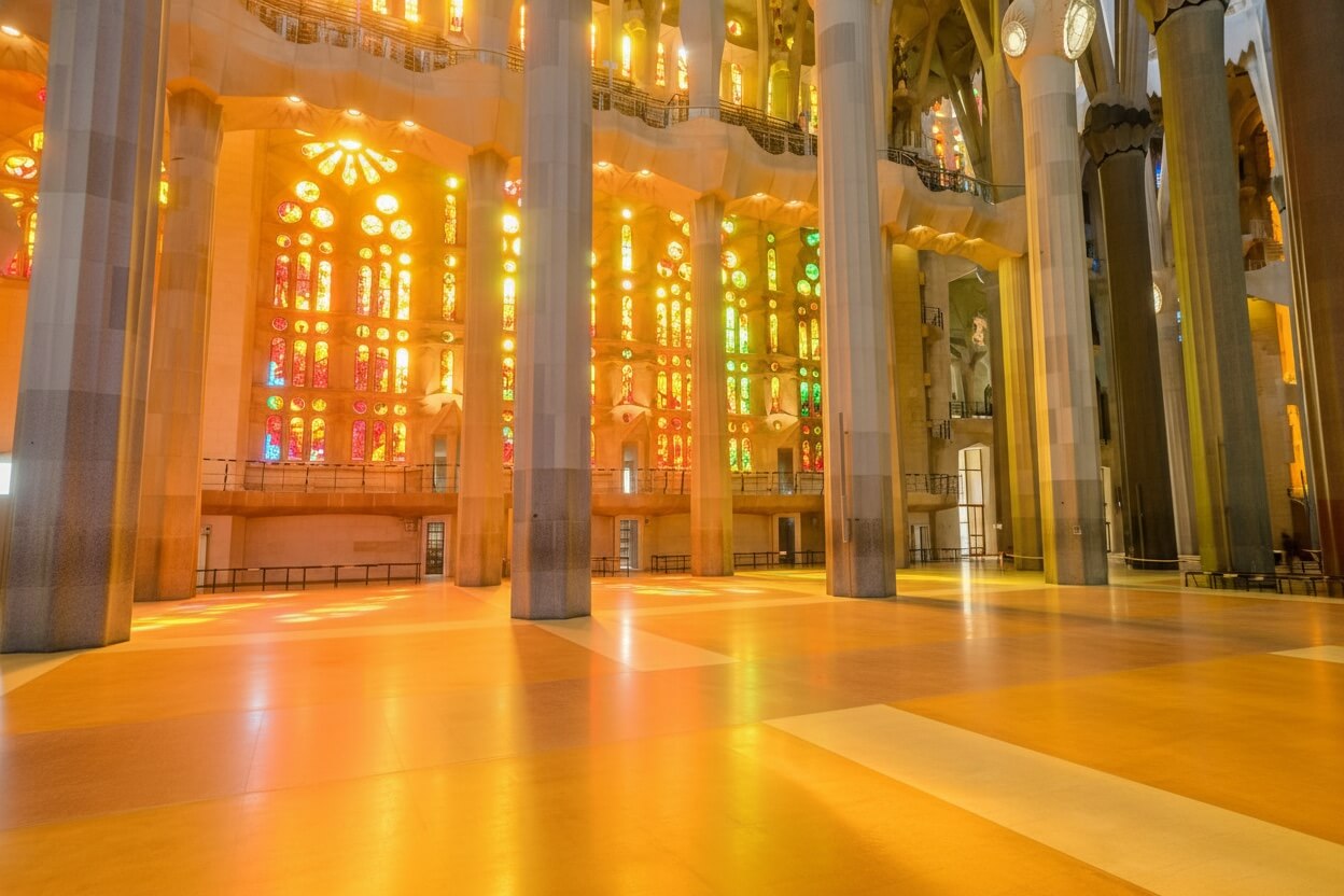 Intérieur Sagrada Familia colonnes